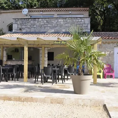 Campingplatz Confortable Avec Terrasse, 2 Pour 4 Pers. - Api-1-52-1397